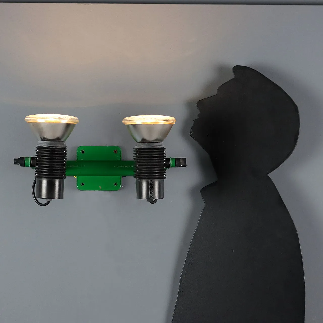 Applique in metallo smaltato e materiale plastico, '900 2