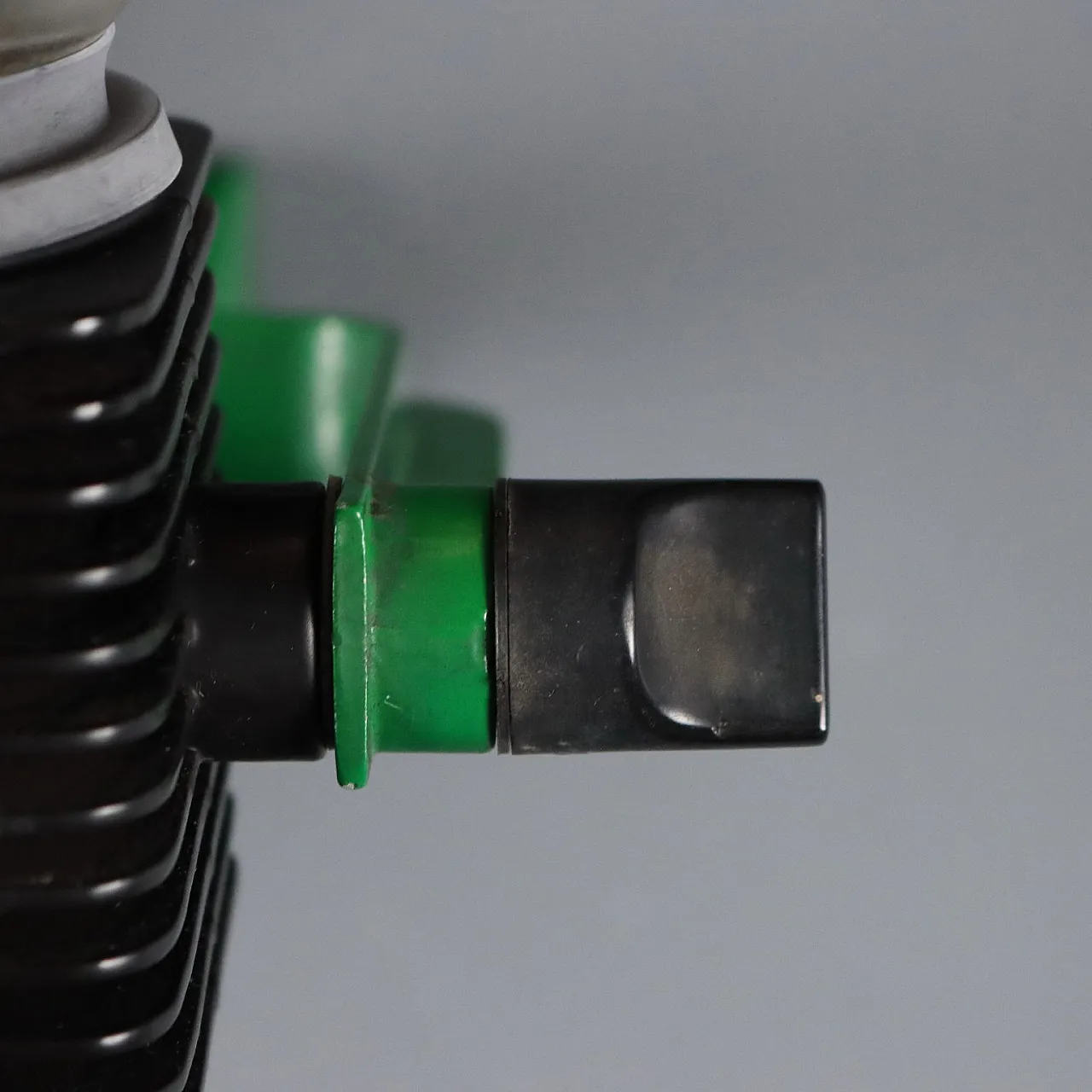 Applique in metallo smaltato e materiale plastico, '900 6