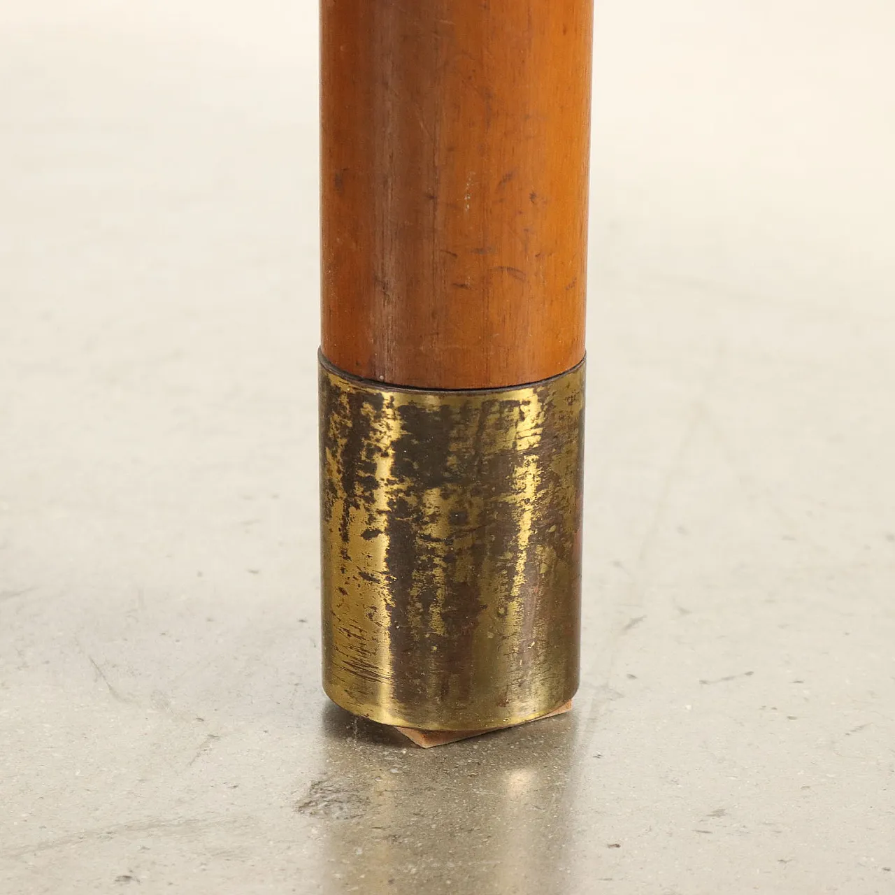 Tavolo in teak con puntali in ottone, anni '60 5