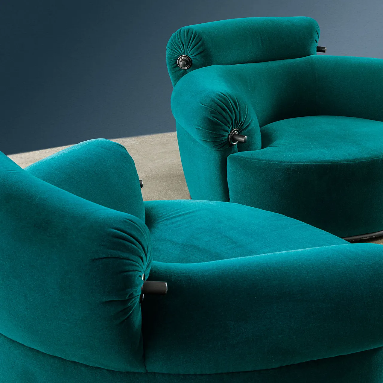 Coppia di Poltrone con poggiapiedi di Dominioni per Azucena, anni '80 3