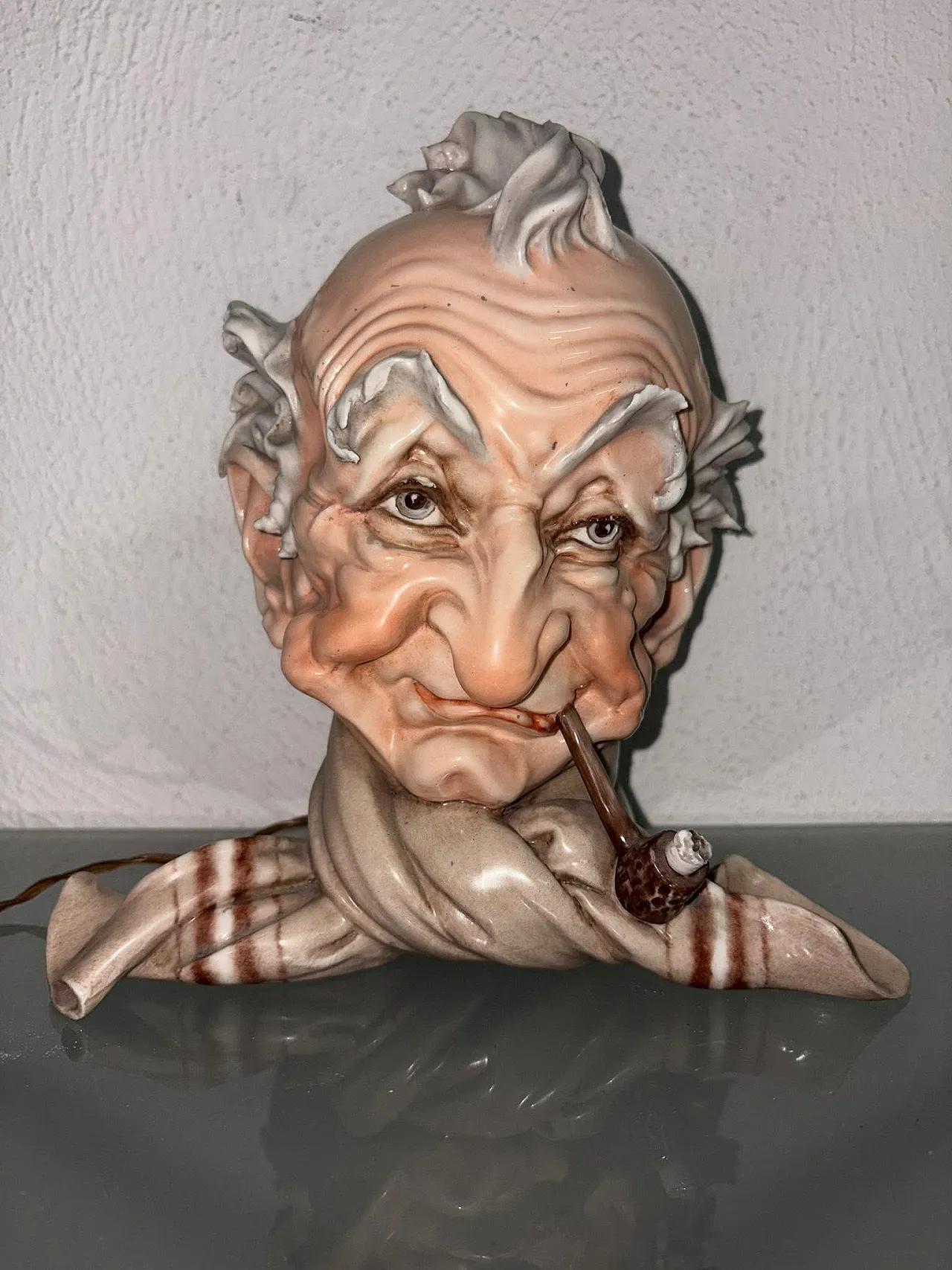 Lampada, testa anziano Capodimonte 1