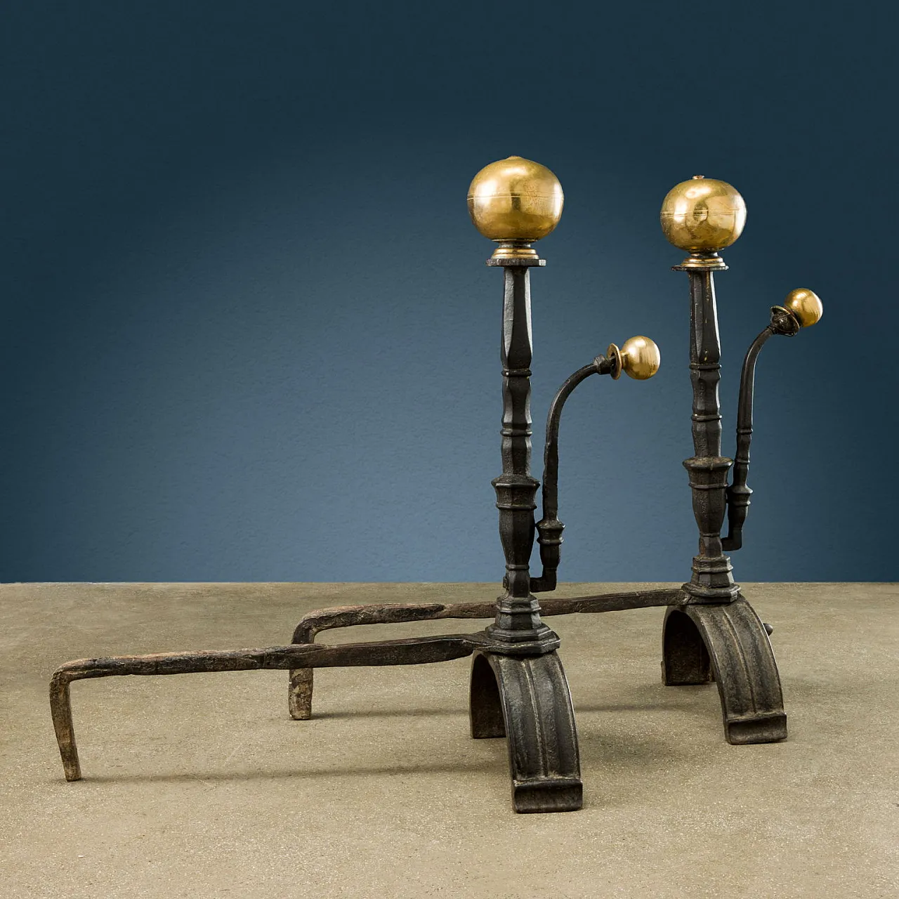 Coppia di candelabri in ferro battuto, '600 2