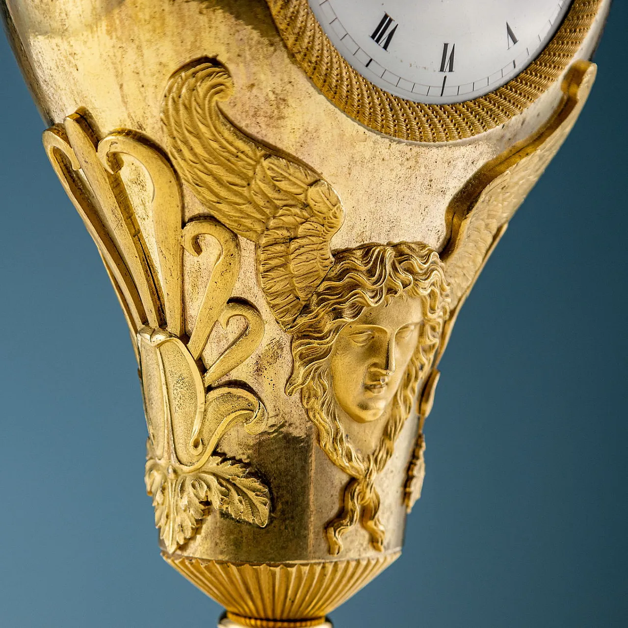 Gilded bronze vase clock, 19th century 5