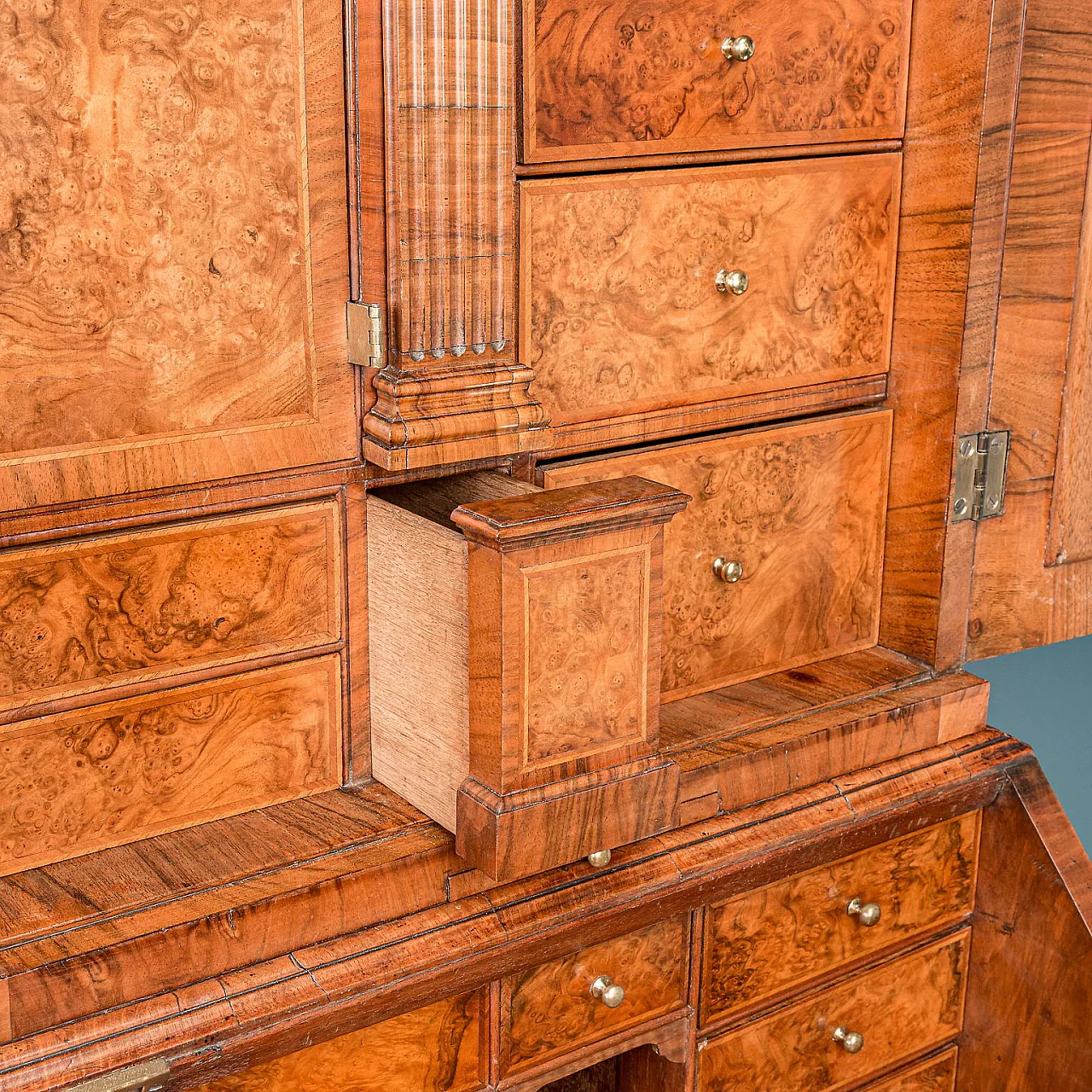 Regina Anna, trumeau in noce e quercia, '700 6