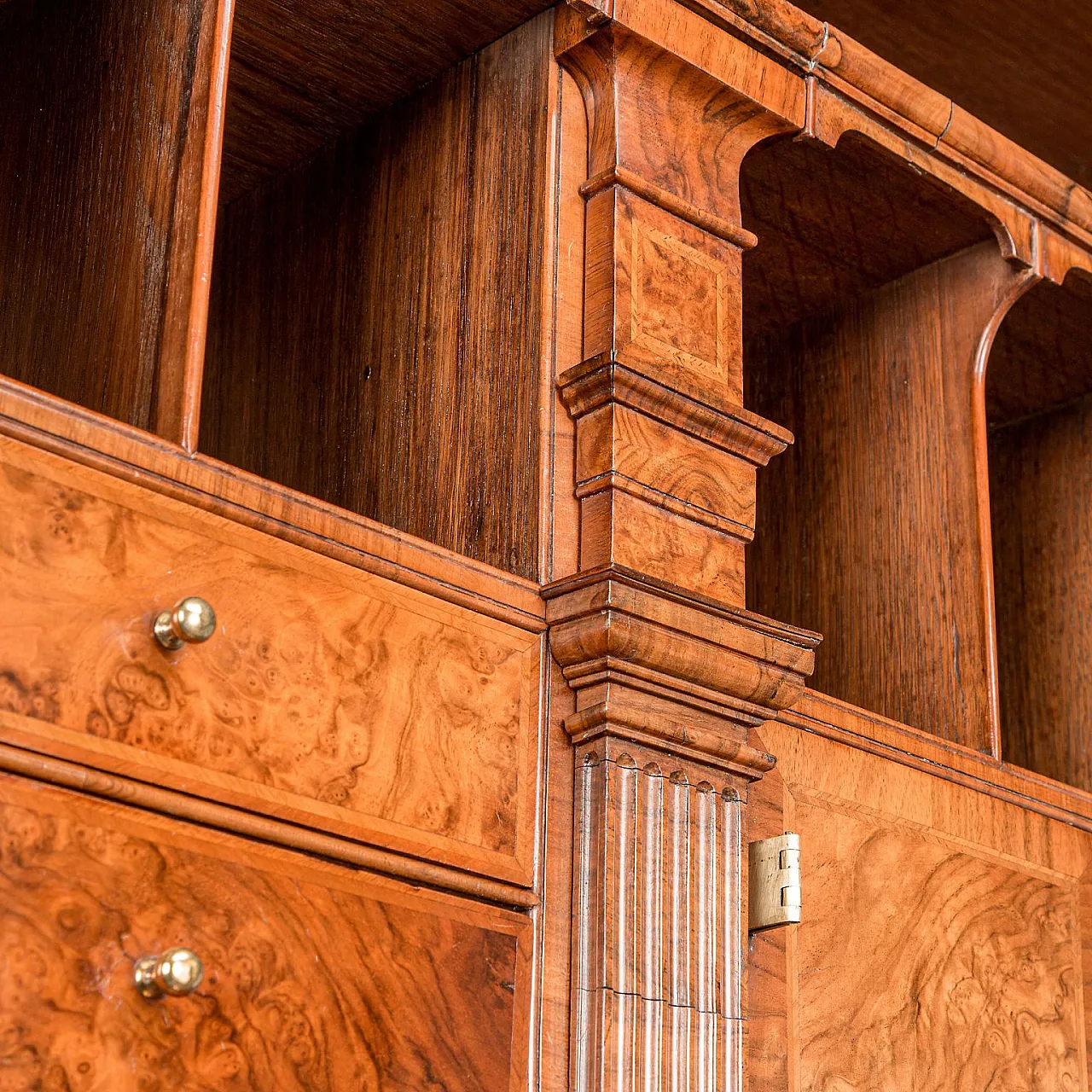 Regina Anna, trumeau in noce e quercia, '700 7