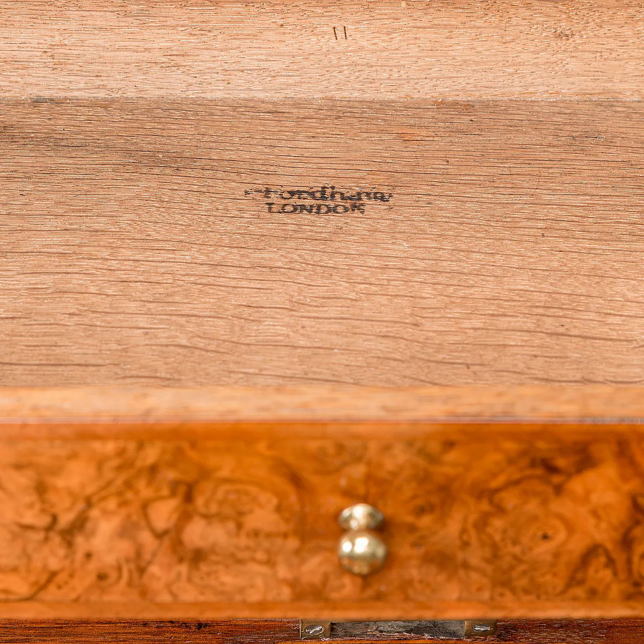 Regina Anna, trumeau in noce e quercia, '700 8