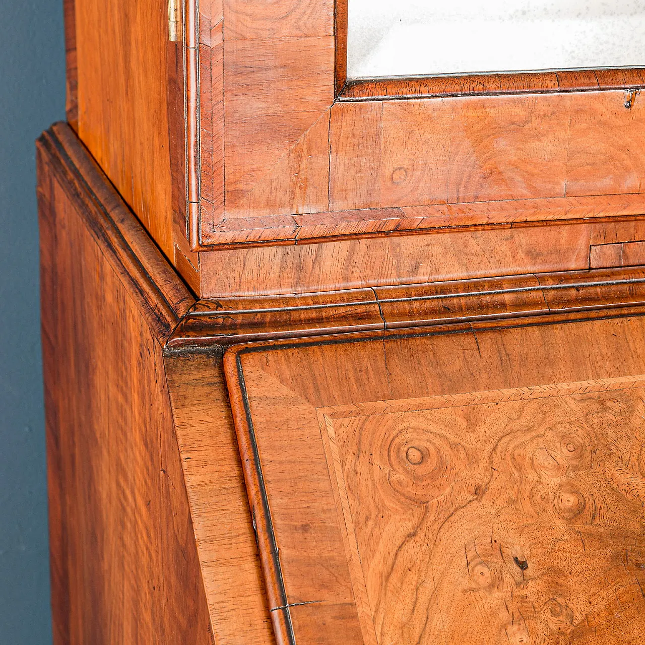 Regina Anna, trumeau in noce e quercia, '700 10