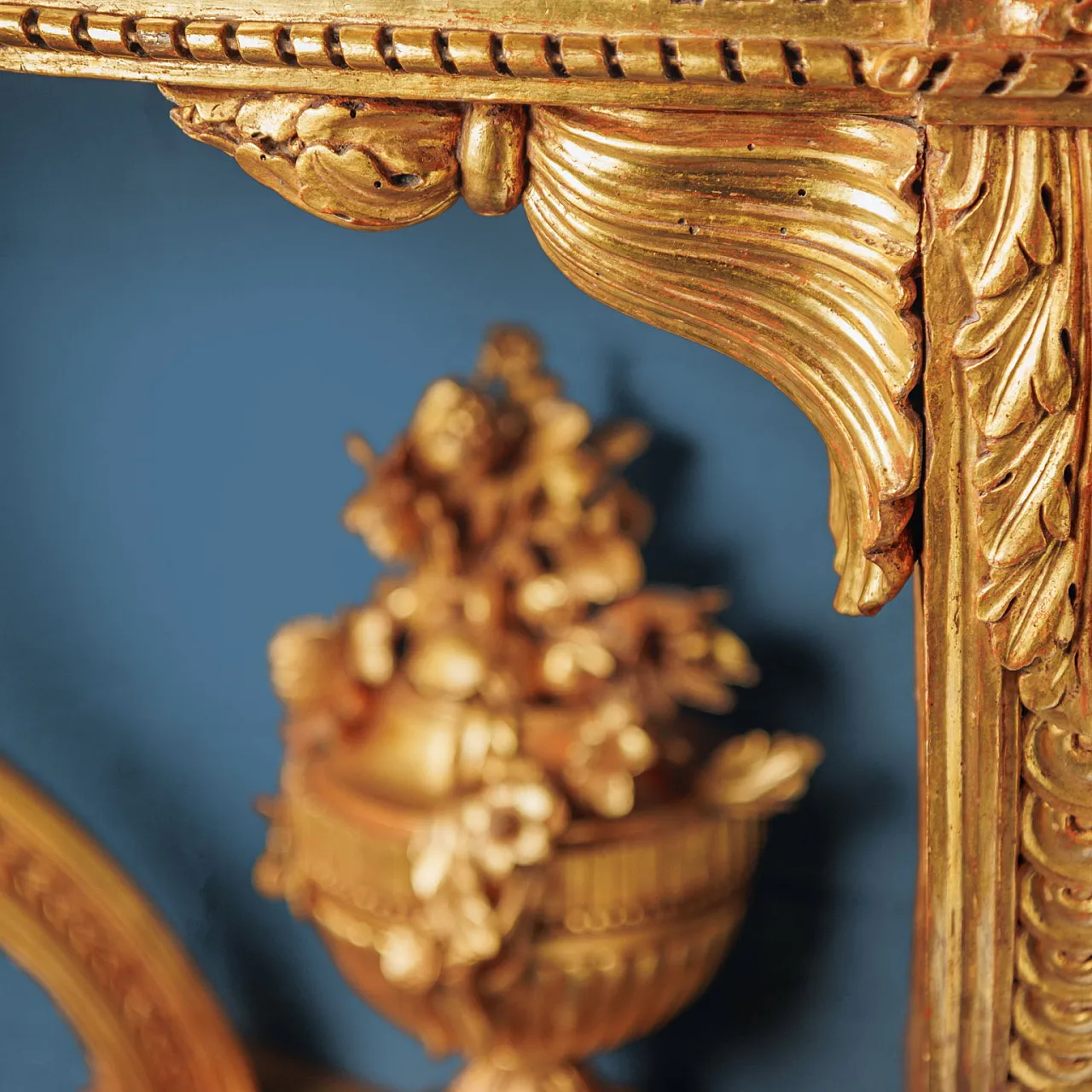 Demi lune gilded console with marble top, beginning 19th century 8