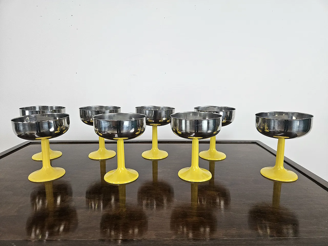 8 coppe gelato in plastica e metallo, anni '70 1