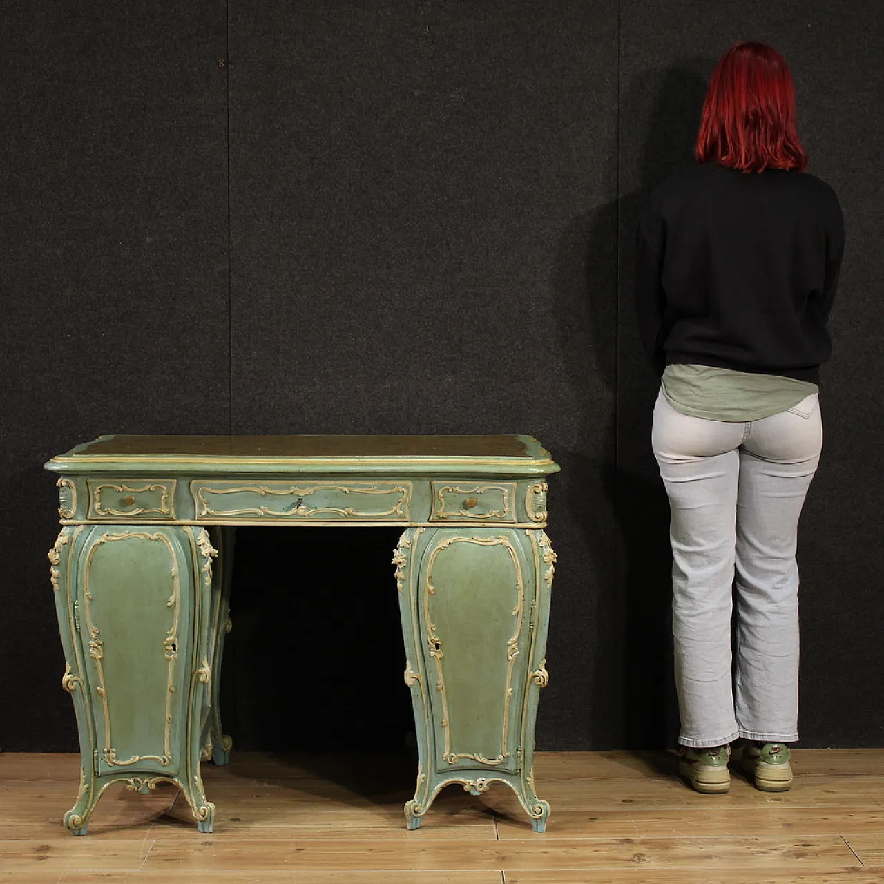 Venetian lacquered and painted desk, 20th century 2