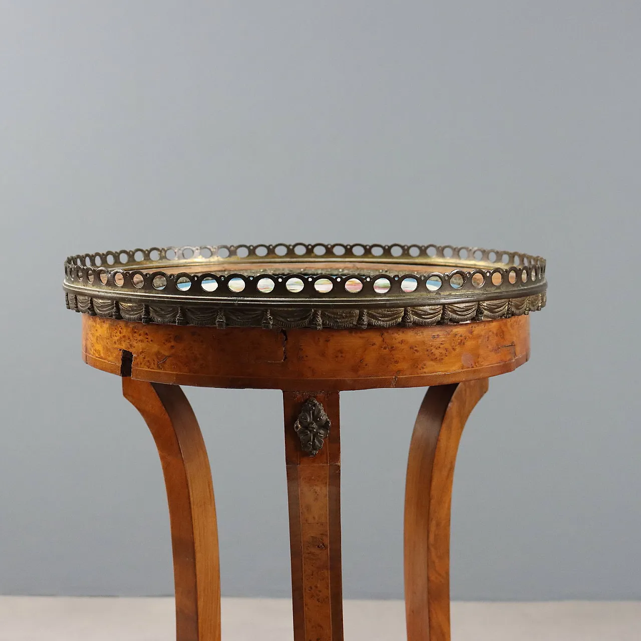 Tavolino in radica di noce e acero con inserto in ceramica, '900 5