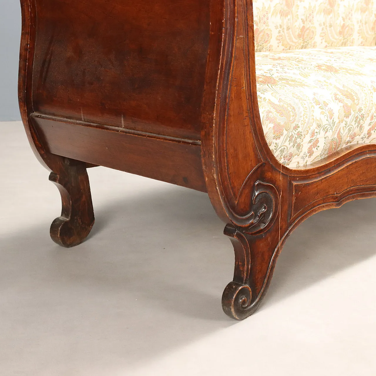 Louis Philippe walnut sofa, 19th century 8