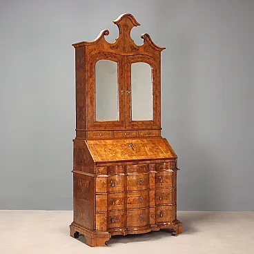 Trumeau in noce e radica di noce, '700