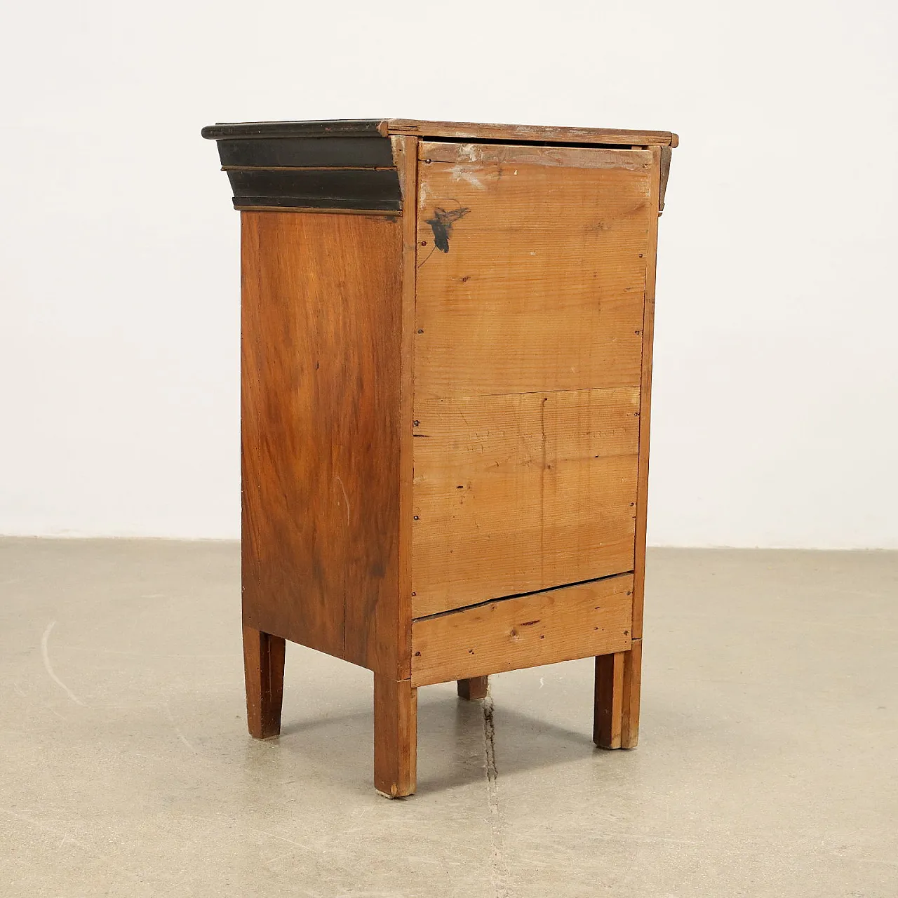 Walnut veneered nightstand in Biedermeier style, late 19th century 8