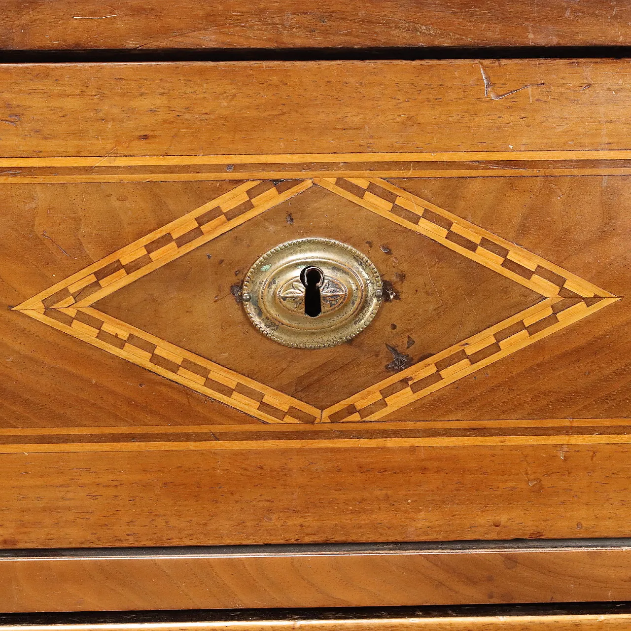 Neoclassical chest of drawers in fir and walnut, 18th century 4