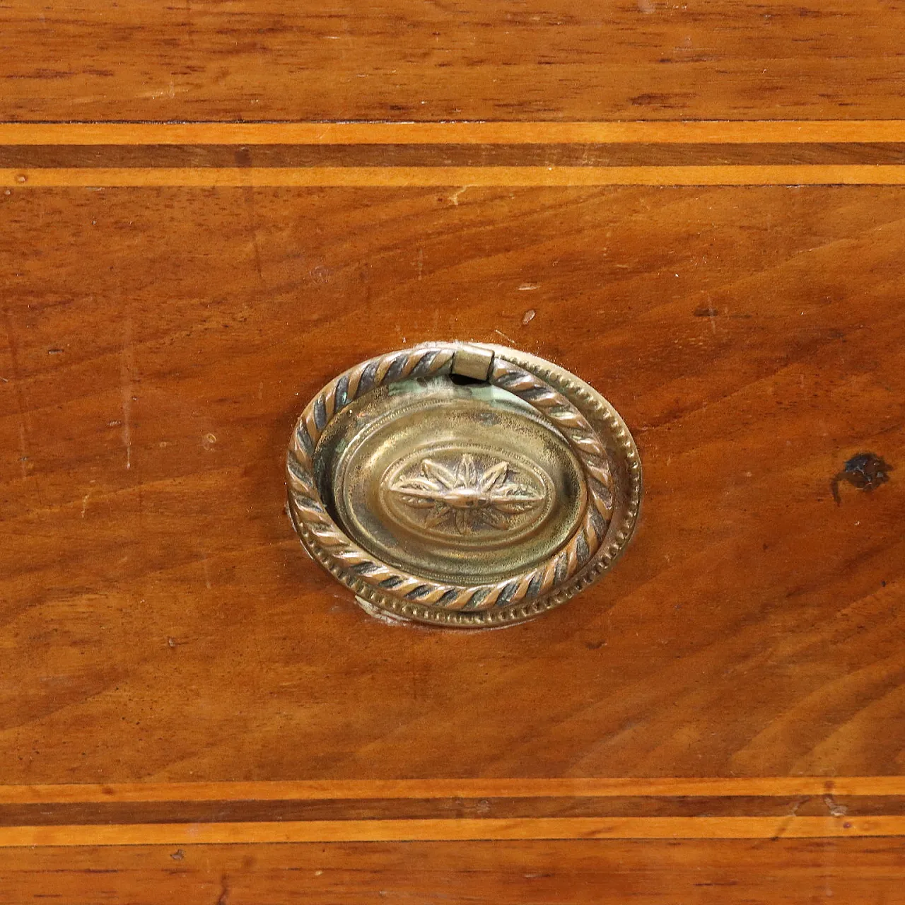 Neoclassical chest of drawers in fir and walnut, 18th century 5