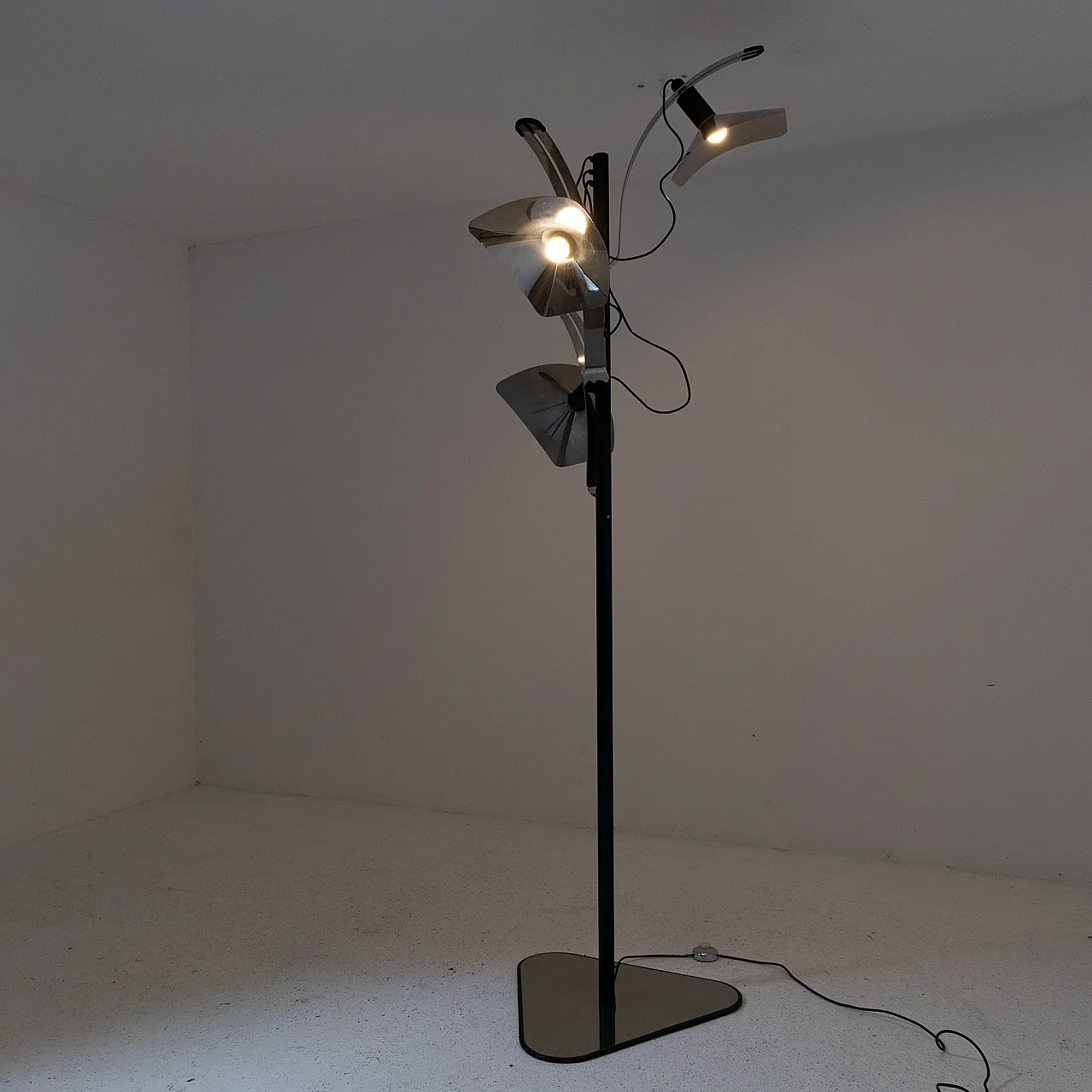 Lampada da terra Corolla di G.Grignani per Studio Luci Milano, anni '70 3