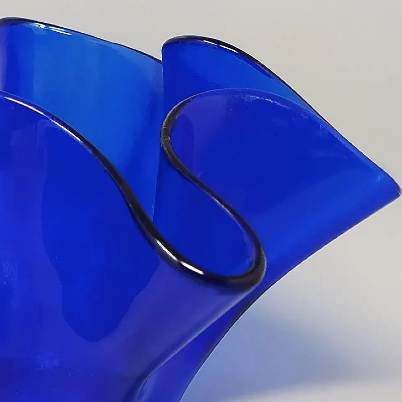 Blue vase Fazzoletto by Dogi in Murano glass, 1970s 4