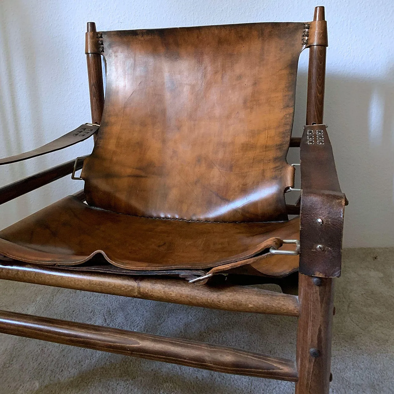 Poltrona "Safari" in pelle di bufalo nello stile di Arne Norell 2