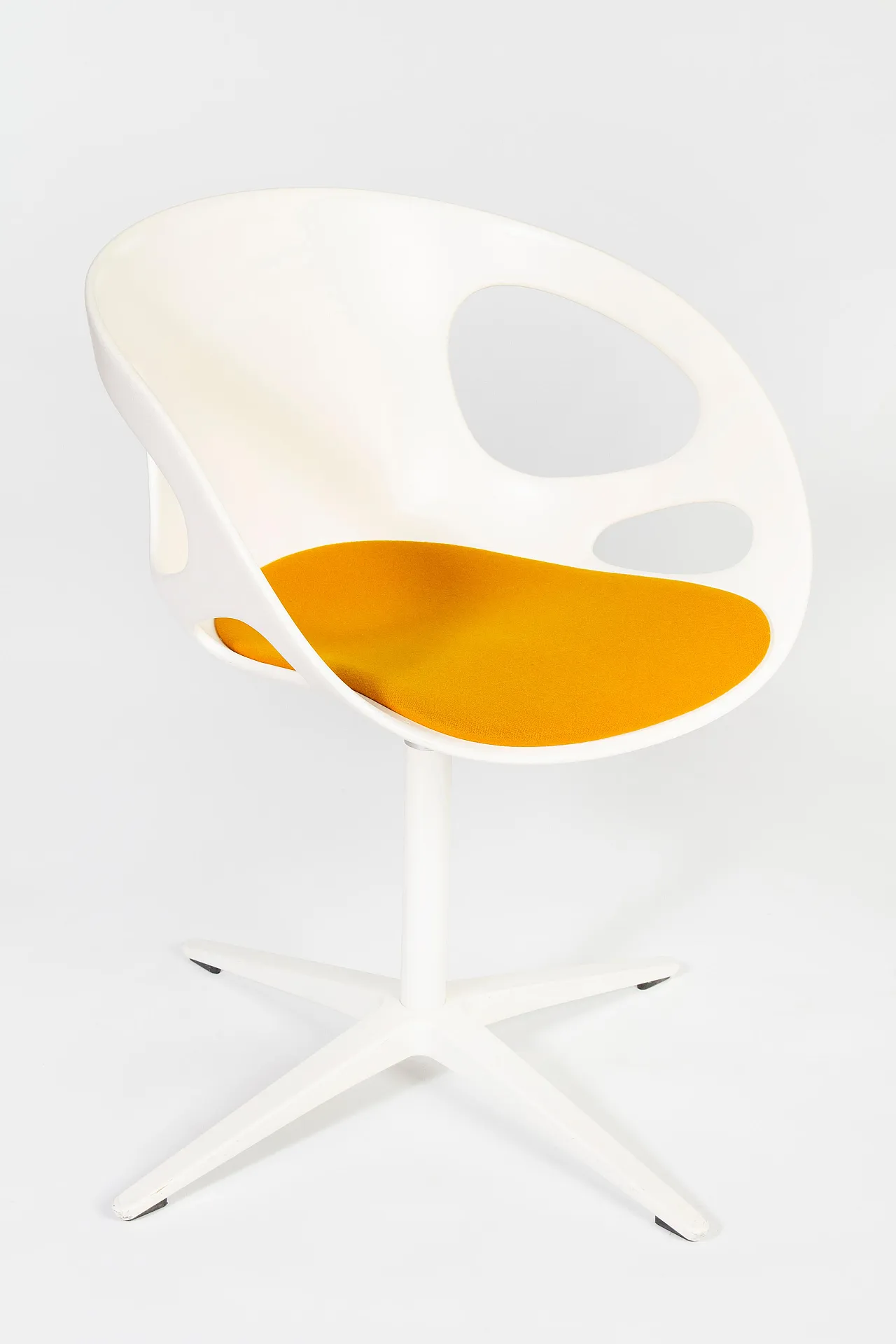 Pair of Fritz Hansen Rin dining swivel chairs by Hiromichi Konno,2000s 7