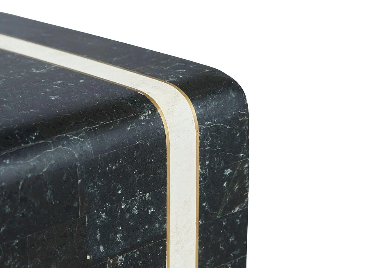 Scrivania unica con impiallacciatura in pietra bianca e nera e intarsi in ottone 7