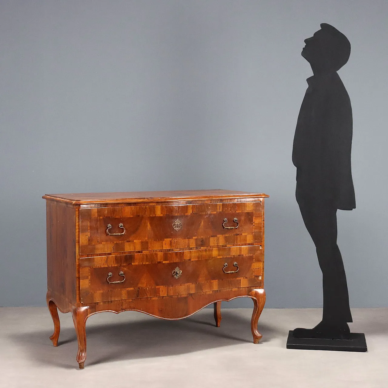 Cassettone a due cassetti in stile barocco, metà '900 2