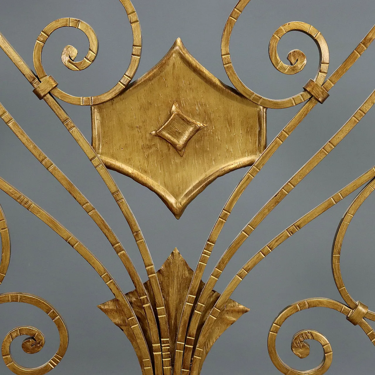 Letto in ottone con decorazioni, metà '900 7