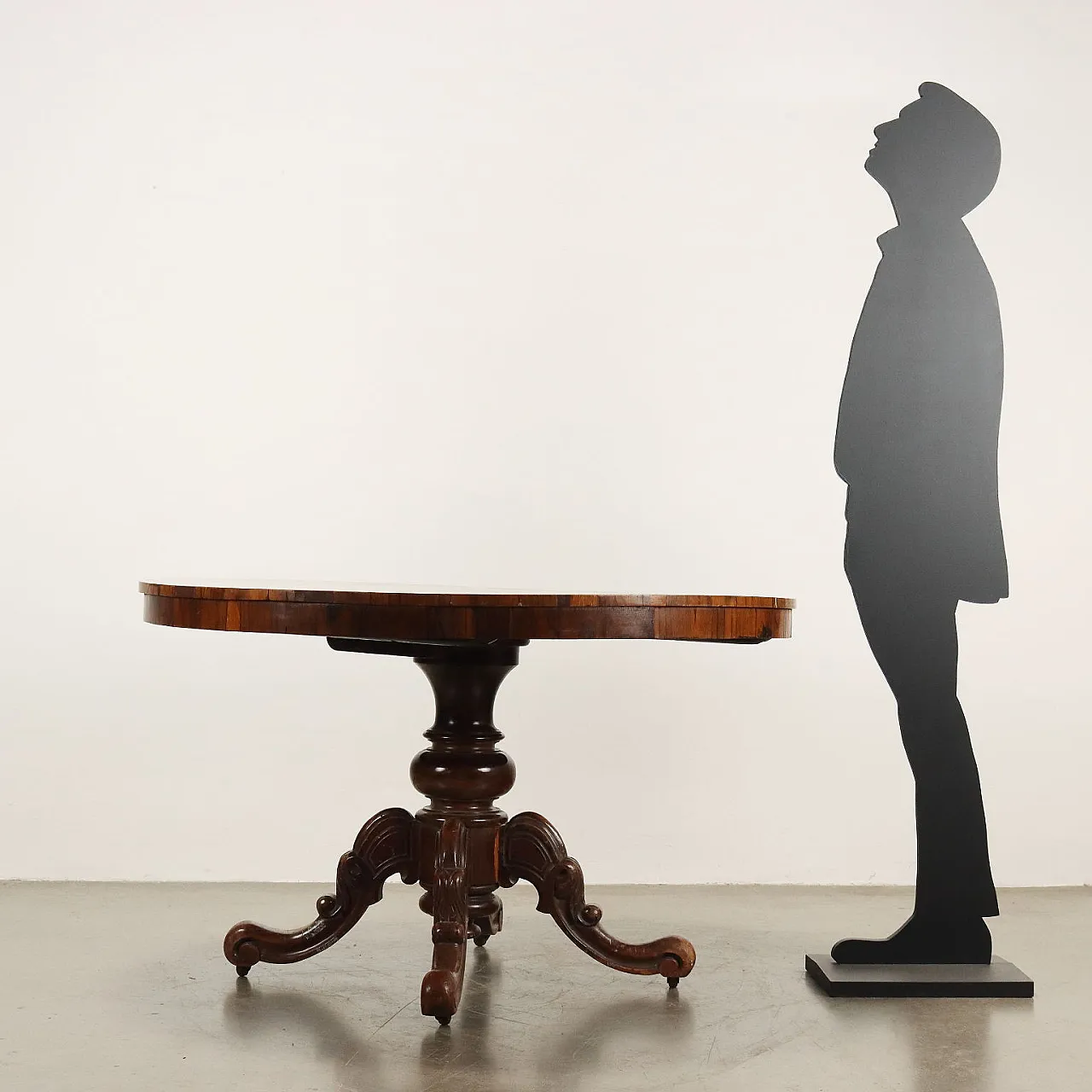 Tavolo Vittoriano in noce con ruote, fine '800 2