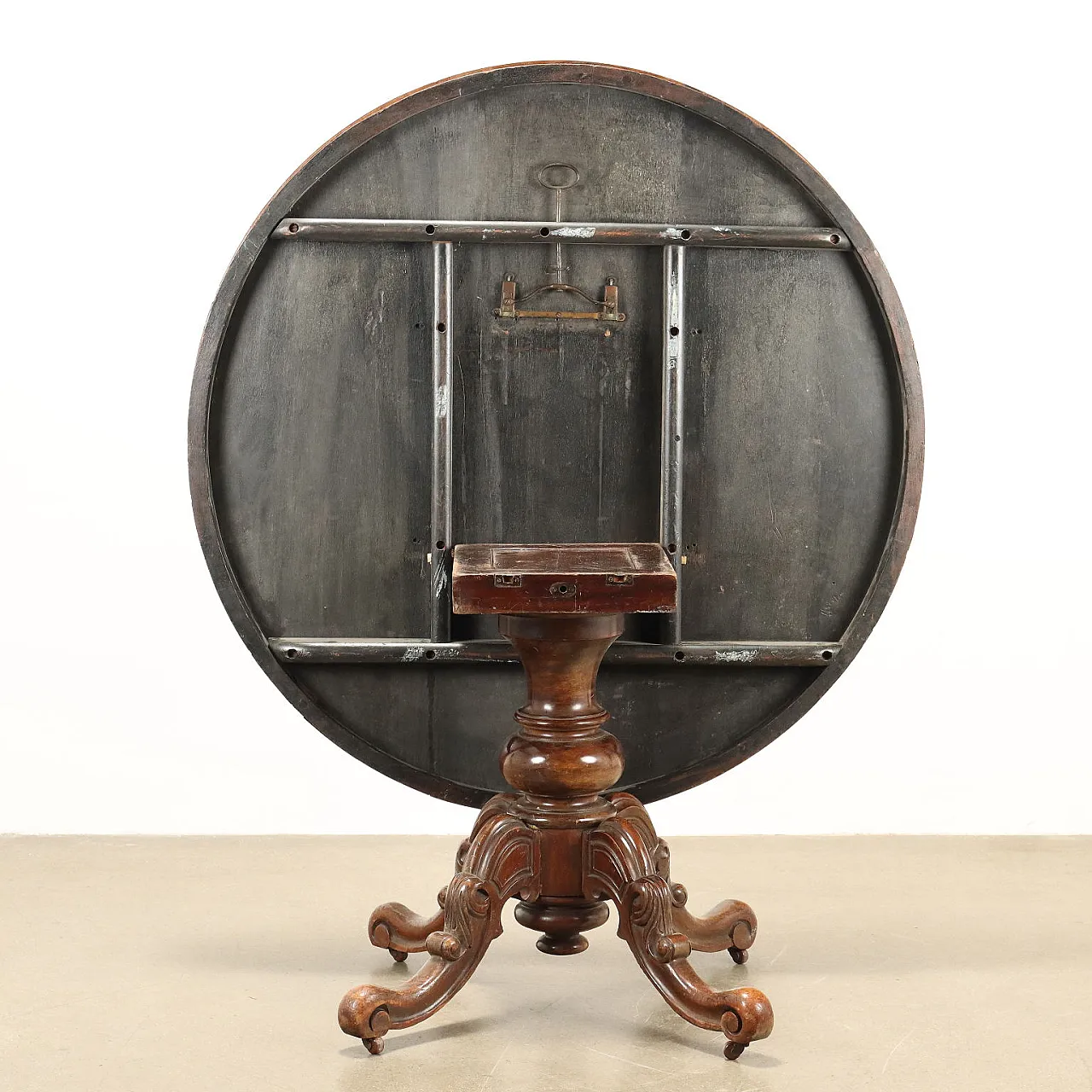 Tavolo Vittoriano in noce con ruote, fine '800 6