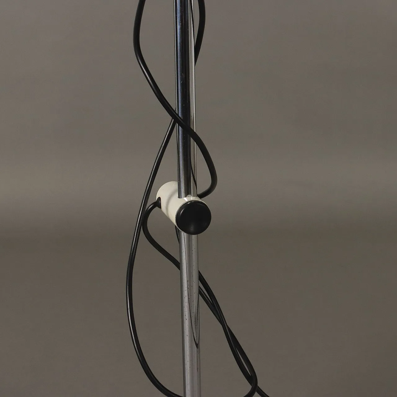 Lampada da terra in alluminio e metallo, anni '70 8