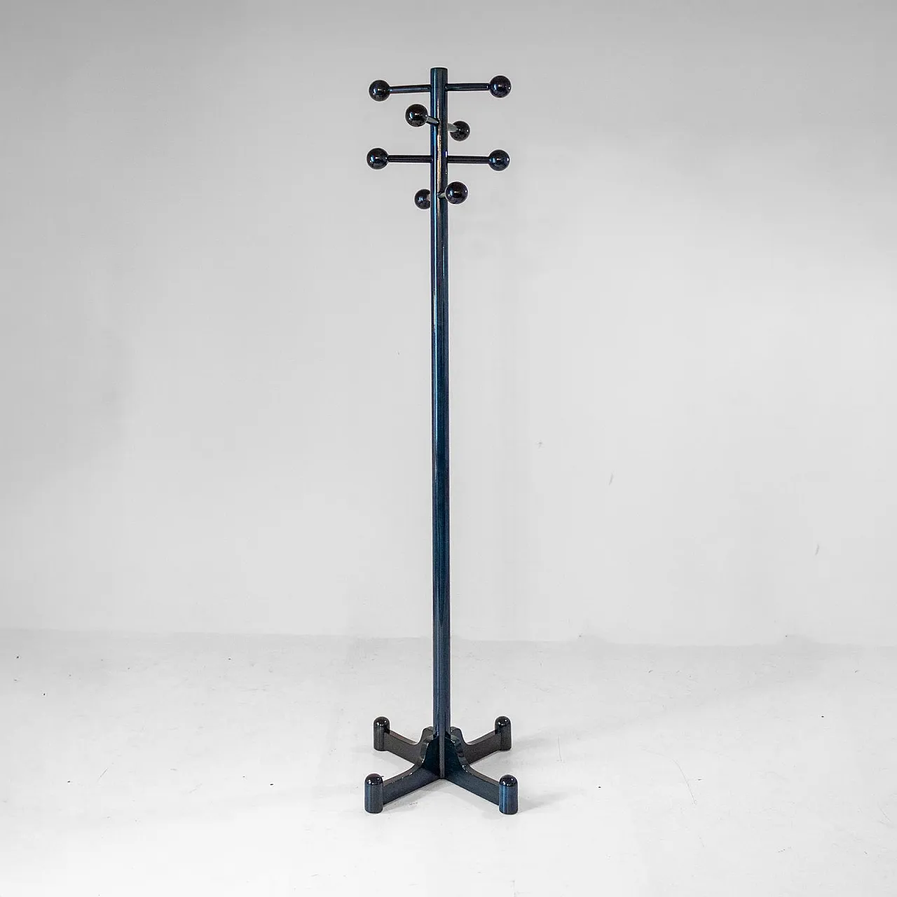 Dark green enamelled wooden coat hanger, 1970s 1