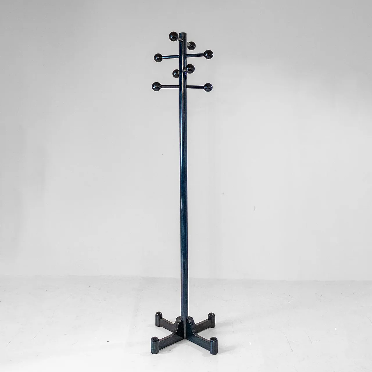 Dark green enamelled wooden coat hanger, 1970s 2