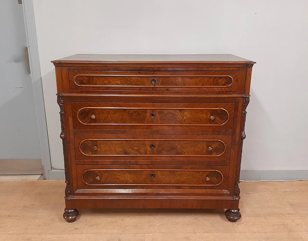 Chest of drwaers in walmut Louis Philippe, 1870 2