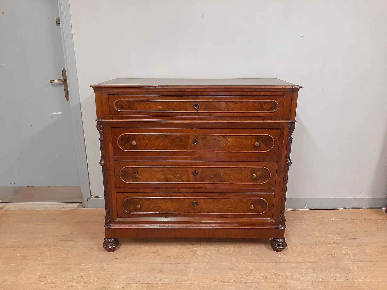 Chest of drwaers in walmut Louis Philippe, 1870 3