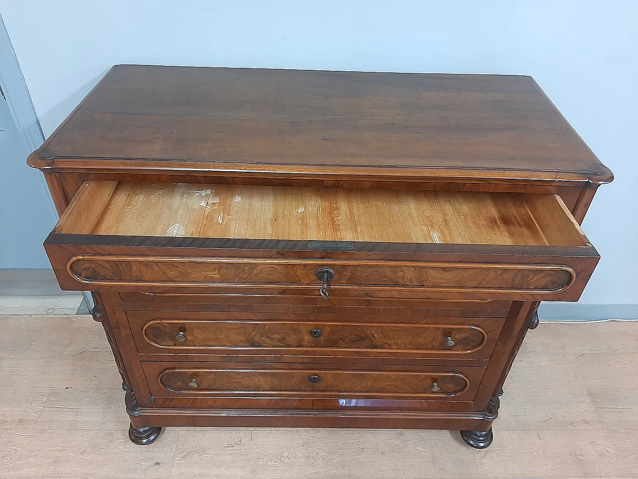 Chest of drwaers in walmut Louis Philippe, 1870 7