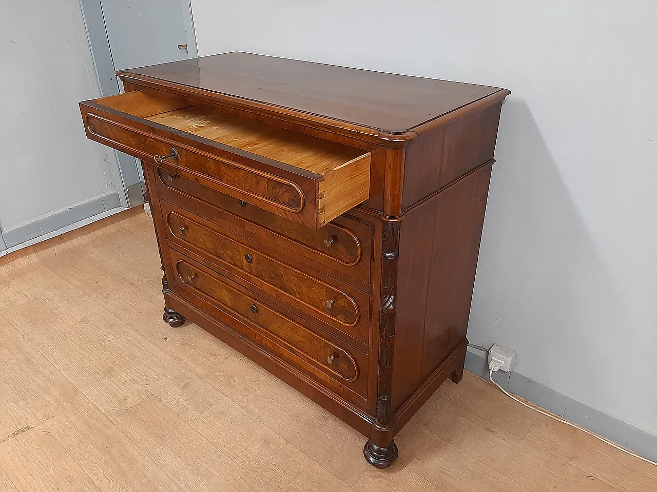 Chest of drwaers in walmut Louis Philippe, 1870 8