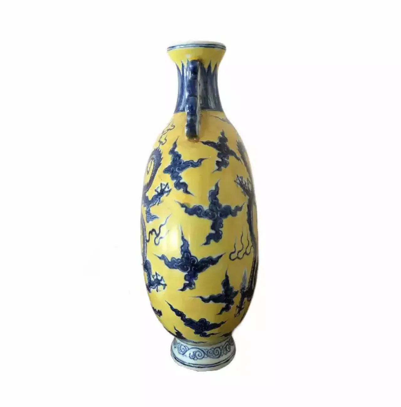 Round flask-shaped porcelain vase, early 20th century 2