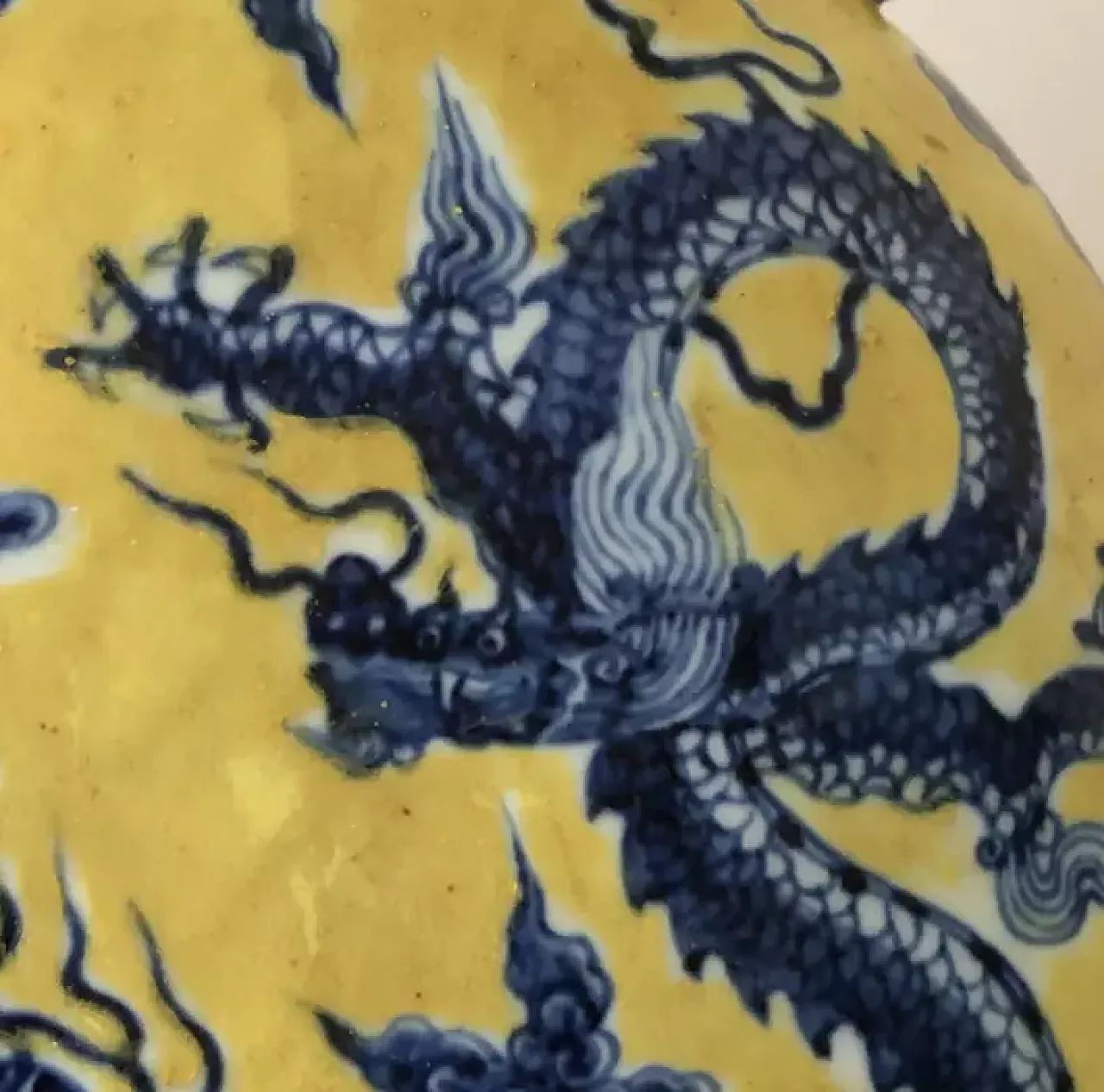 Round flask-shaped porcelain vase, early 20th century 4