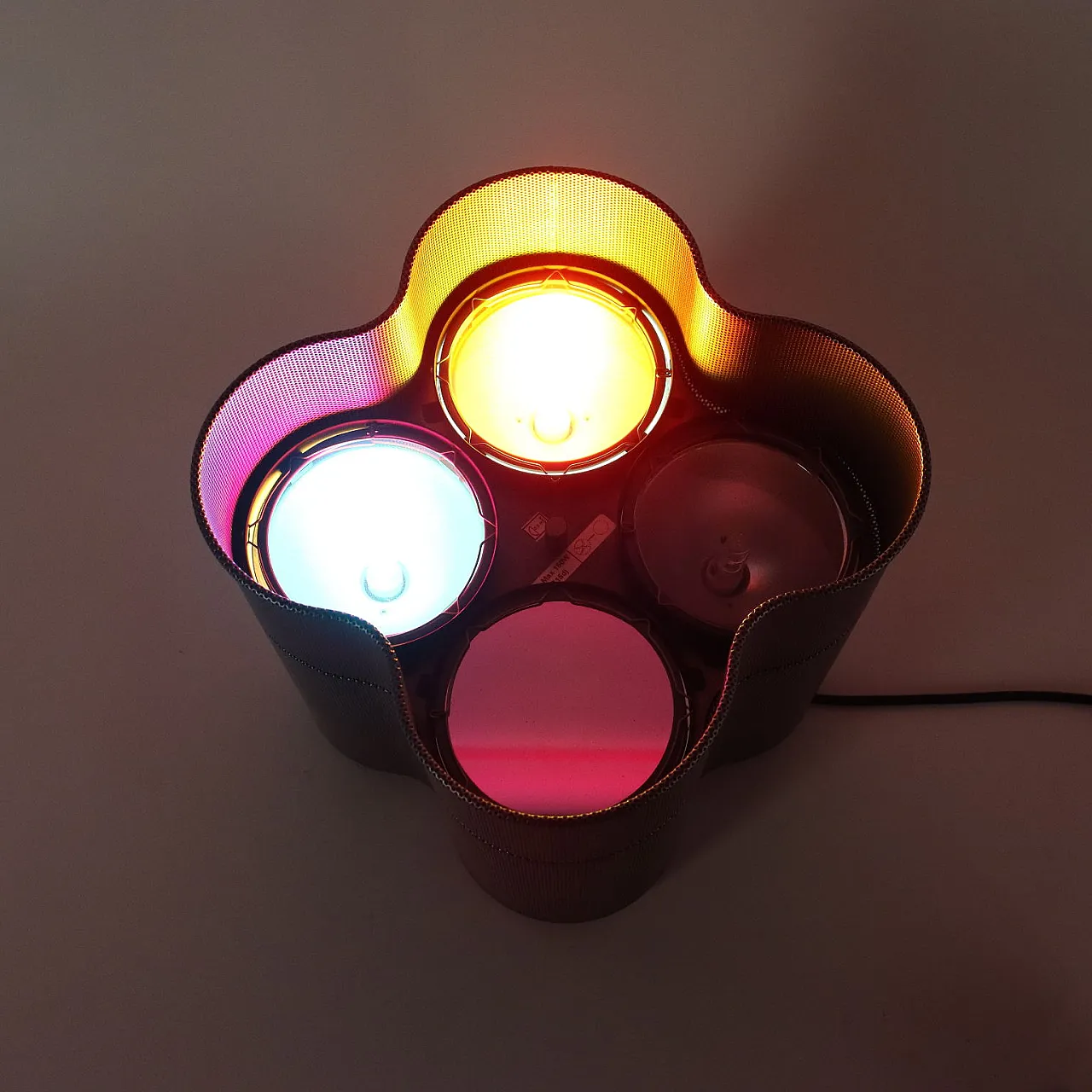 Lampada in acciaio traforato smaltato, '900 7