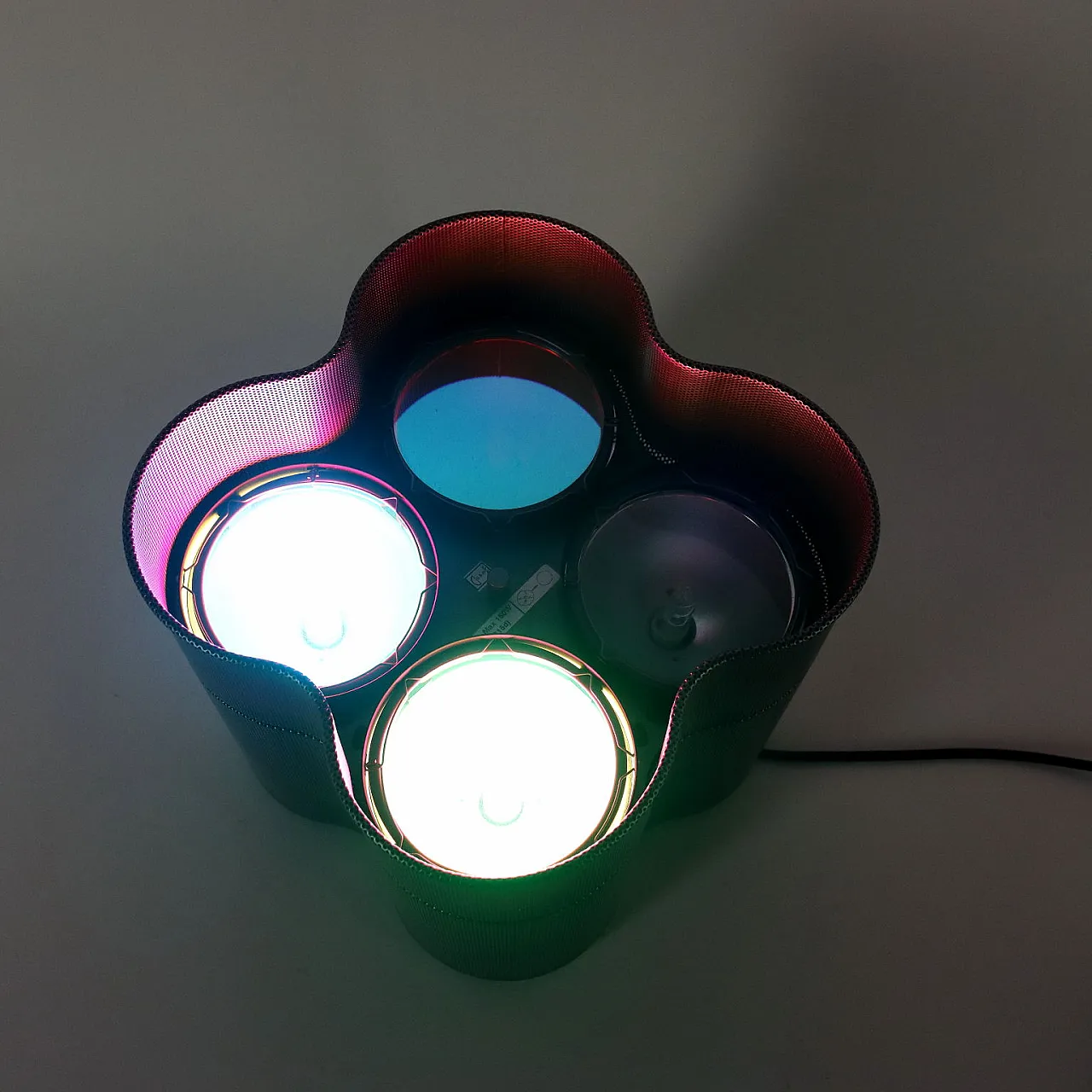 Lampada in acciaio traforato smaltato, '900 10