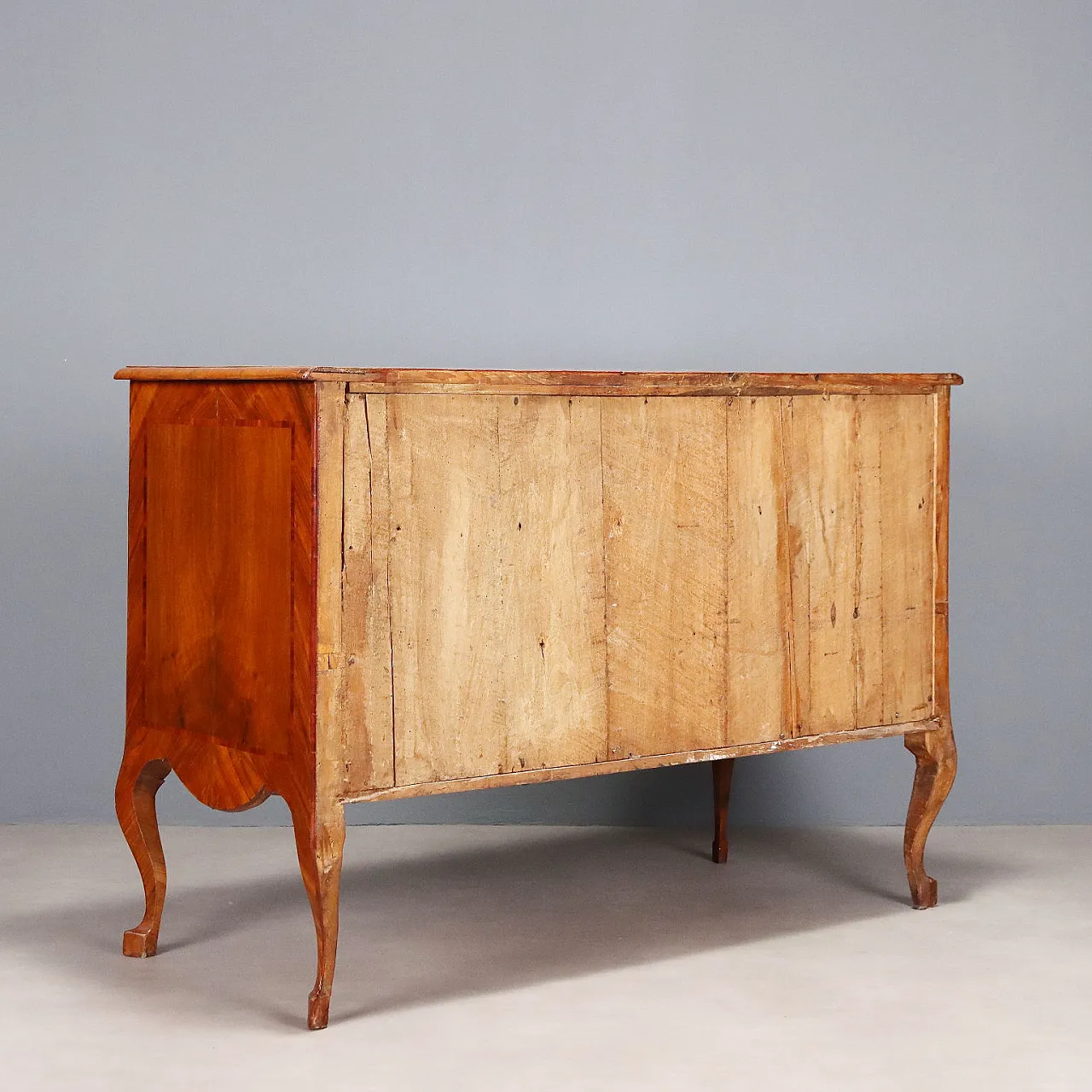 Three-drawer chest of drawers, late 18th century 9