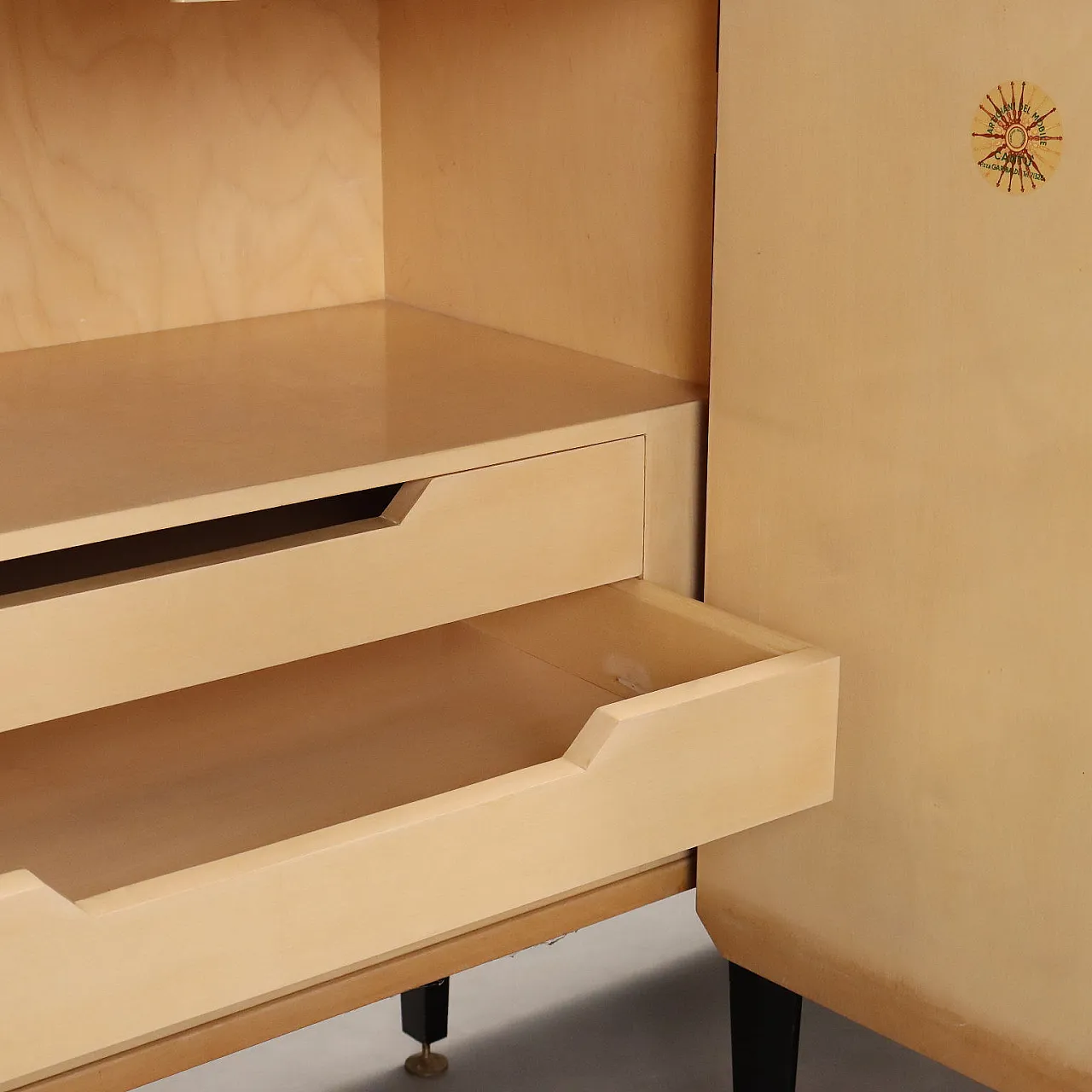 Sideboard in exotic woods, laminate and brass inserts, 20th century 9