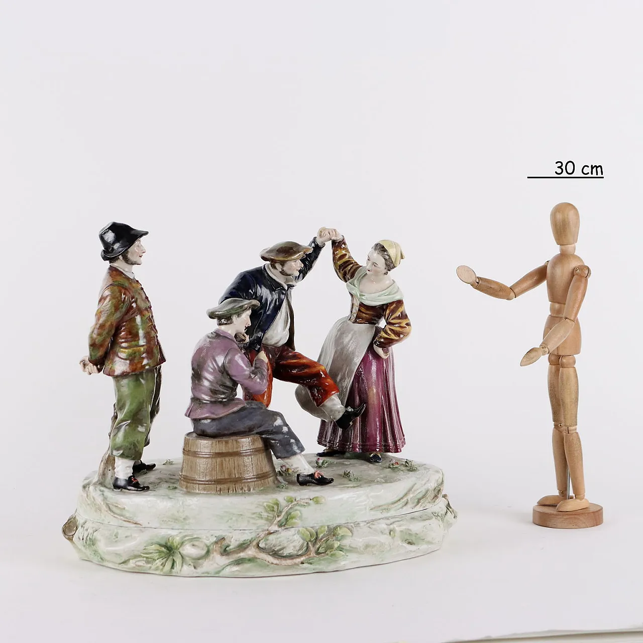 Scultura di figure danzanti in porcellana di Turingia, metà '800 2