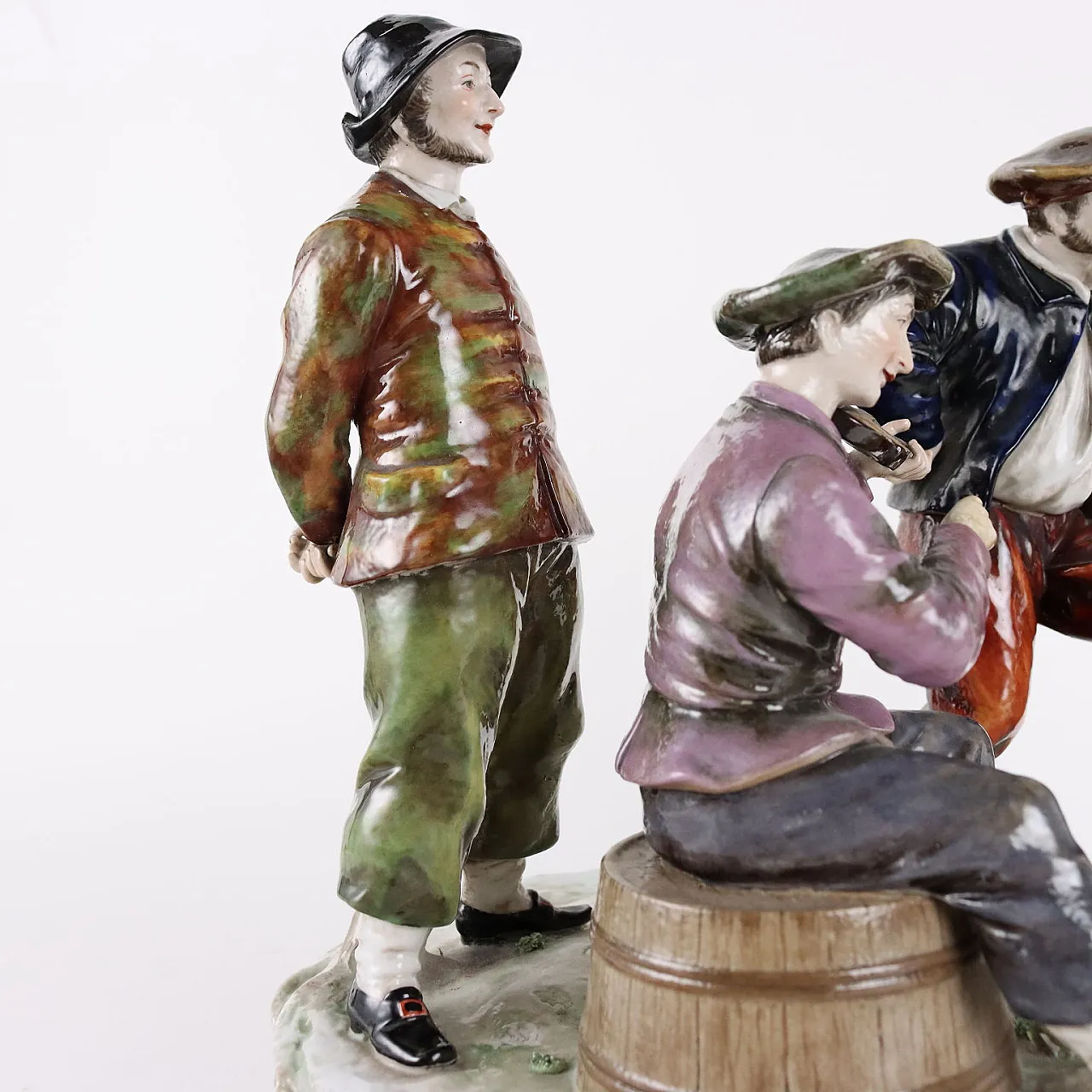 Scultura di figure danzanti in porcellana di Turingia, metà '800 9