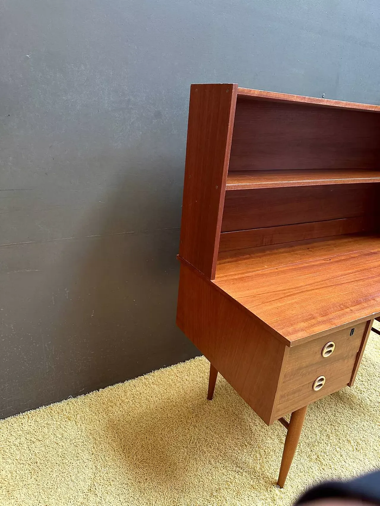 Scrivania scandinava di GDR, in teak impiallacciato, fine '900 3