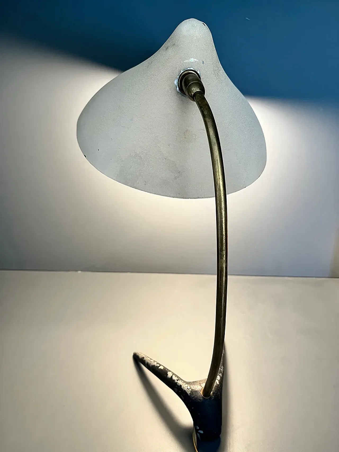 Brass and metal table lamp, 1950s 5