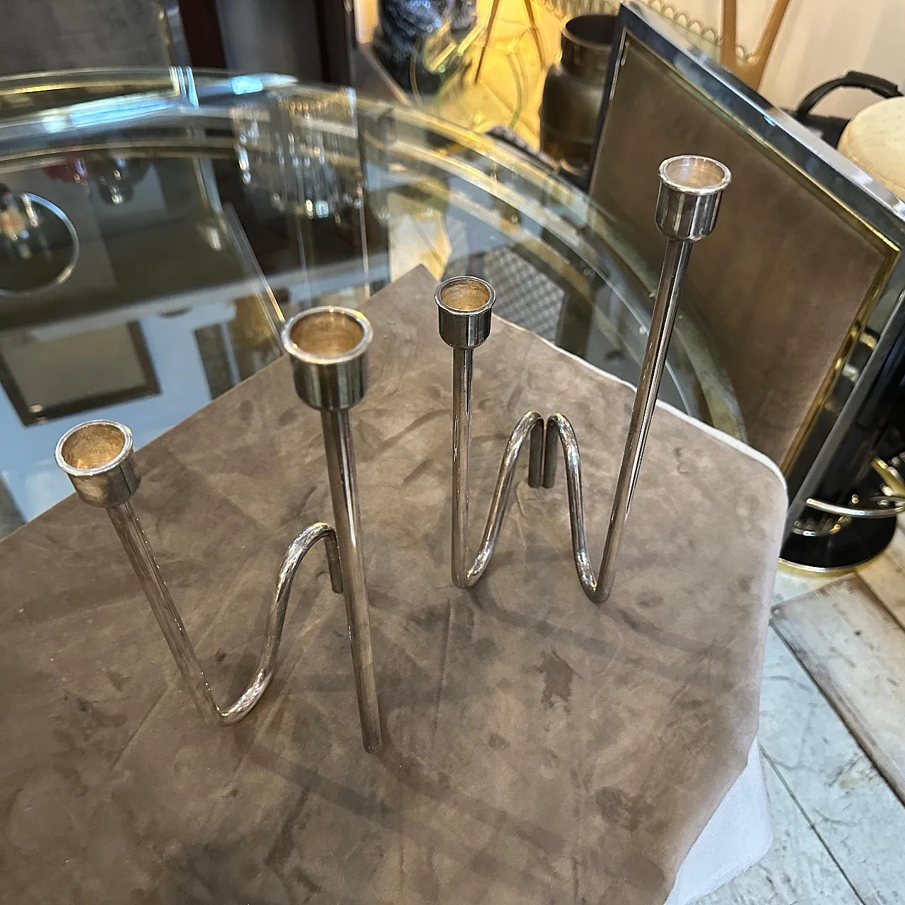 Coppia di candelabri Lino Sabattini placcati in argento, anni '80 4