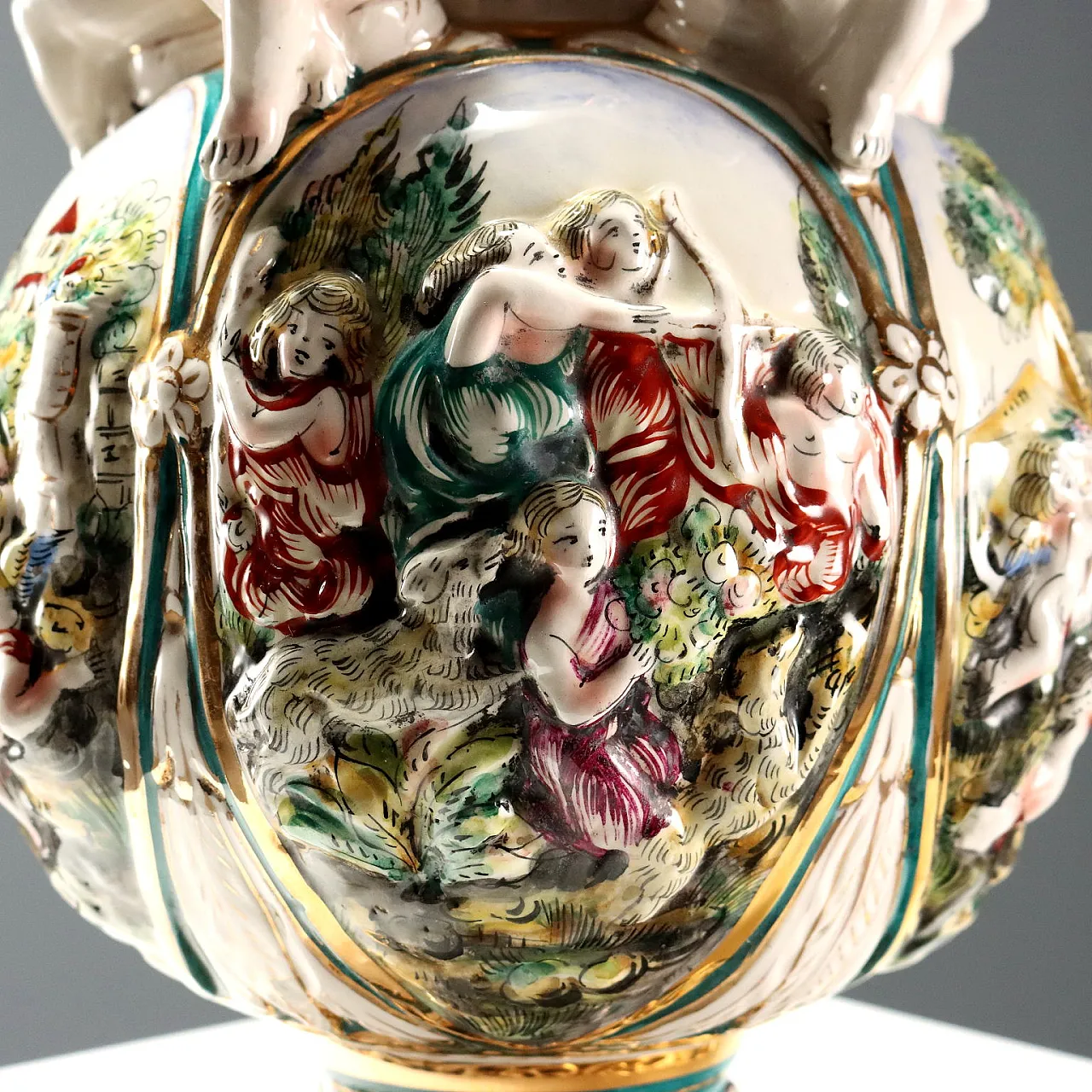 Pair of Capodimonte ceramic vases, mid-20th century | intOndo