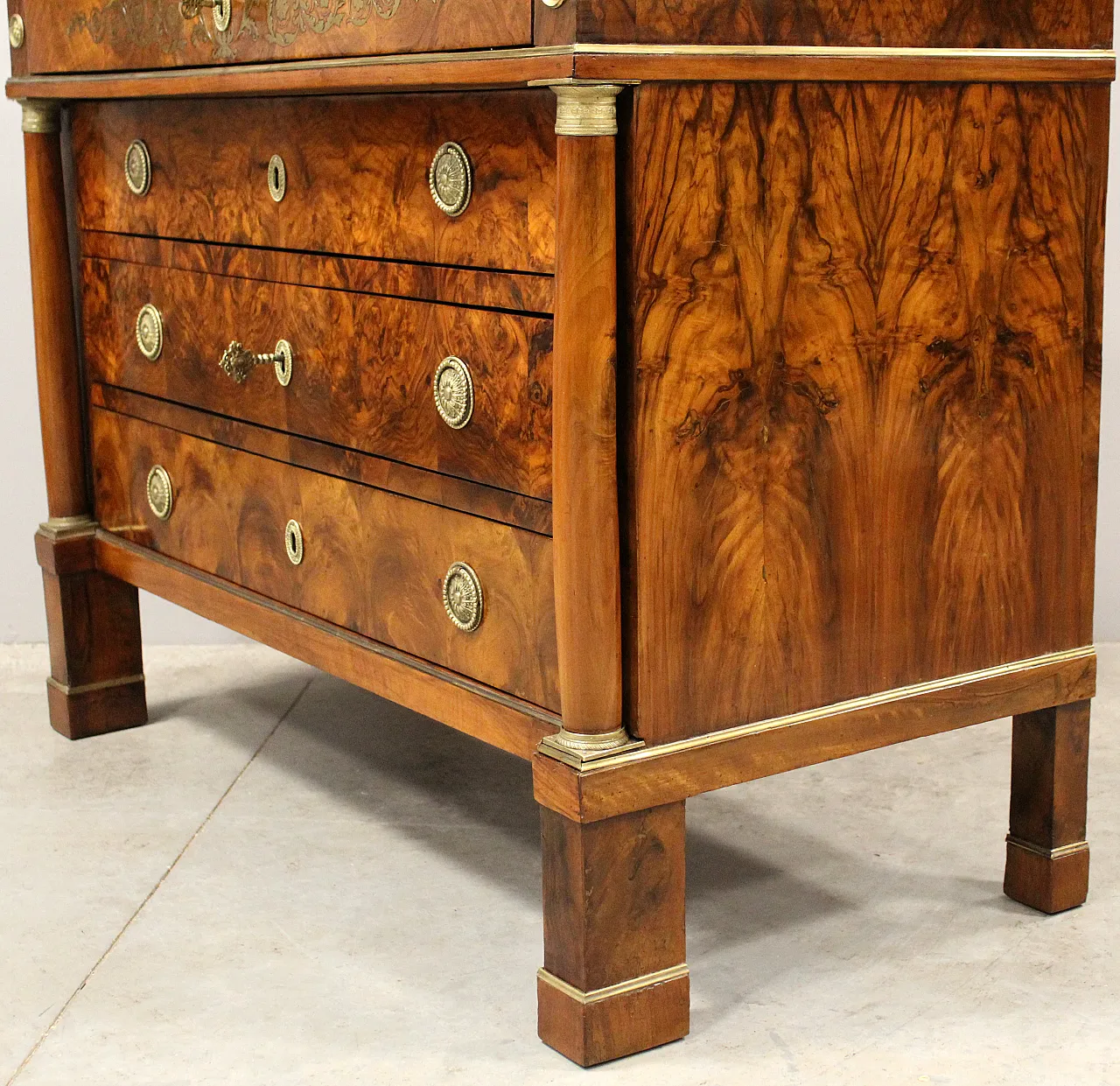 Empire chest of drawers in 19th century Italian inlaid walnut 7