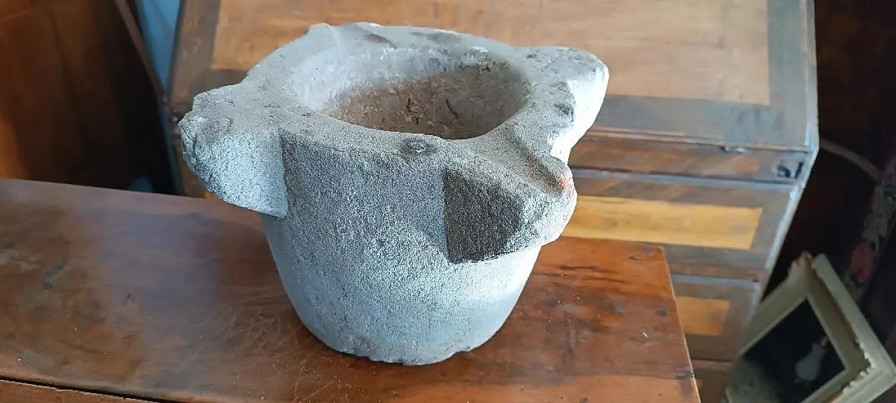 Mortaio in pietra con beccucci, '600 3